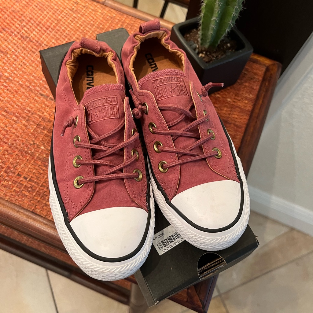 Converse Size 7 Euc